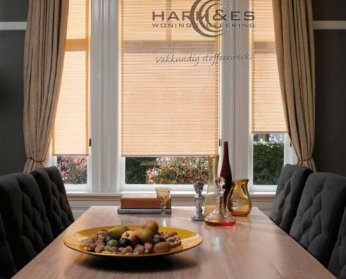 Harm & Es woningstoffering Heerhugowaard - Woningstoffering, Heerhugowaard, Vloeren, Karpetten vloeren, Laminaat vloeren, Marmoleum vloeren, Ondervloer vloeren, PVC vloeren, Tapijt vloeren, Vinyl vloeren, Raambekleding, Duette’s, Duo-rolgordijnen, Houten jaloezieën, Jaloezieën, Lamellen, Paneelgordijn, Plissé, Rolgordijnen, Vouwgordijnen, Vitrage’s, Inbetweens, Gordijnen, Vouwgordijnen, Trapbekleding, Insectenwering, Hordeuren, Inklemhorren, Raamhorren, Trapbekleding, Trap PVC, Open trap, Dichte trap,