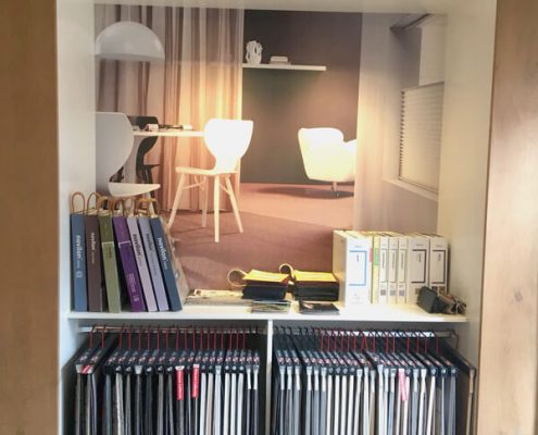 Harm & Es woningstoffering Heerhugowaard - Woningstoffering, Heerhugowaard, Vloeren, Karpetten vloeren, Laminaat vloeren, Marmoleum vloeren, Ondervloer vloeren, PVC vloeren, Tapijt vloeren, Vinyl vloeren, Raambekleding, Duette’s, Duo-rolgordijnen, Houten jaloezieën, Jaloezieën, Lamellen, Paneelgordijn, Plissé, Rolgordijnen, Vouwgordijnen, Vitrage’s, Inbetweens, Gordijnen, Vouwgordijnen, Trapbekleding, Insectenwering, Hordeuren, Inklemhorren, Raamhorren, Trapbekleding, Trap PVC, Open trap, Dichte trap,