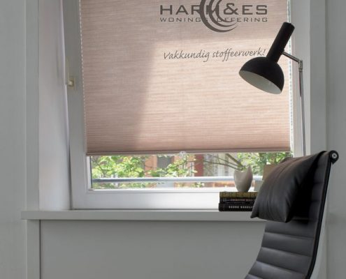 Harm & Es woningstoffering Heerhugowaard - Woningstoffering, Heerhugowaard, Vloeren, Karpetten vloeren, Laminaat vloeren, Marmoleum vloeren, Ondervloer vloeren, PVC vloeren, Tapijt vloeren, Vinyl vloeren, Raambekleding, Duette’s, Duo-rolgordijnen, Houten jaloezieën, Jaloezieën, Lamellen, Paneelgordijn, Plissé, Rolgordijnen, Vouwgordijnen, Vitrage’s, Inbetweens, Gordijnen, Vouwgordijnen, Trapbekleding, Insectenwering, Hordeuren, Inklemhorren, Raamhorren, Trapbekleding, Trap PVC, Open trap, Dichte trap,